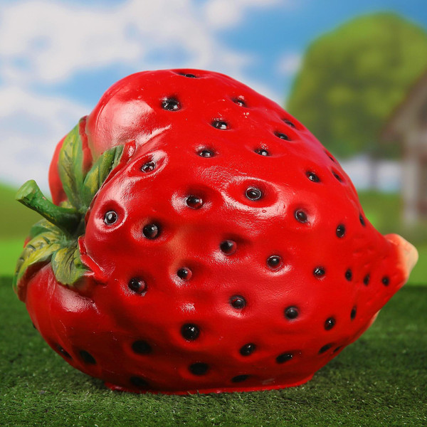 Изображение товара Фигурка для сада Хорошие сувениры Клубника / 1126892