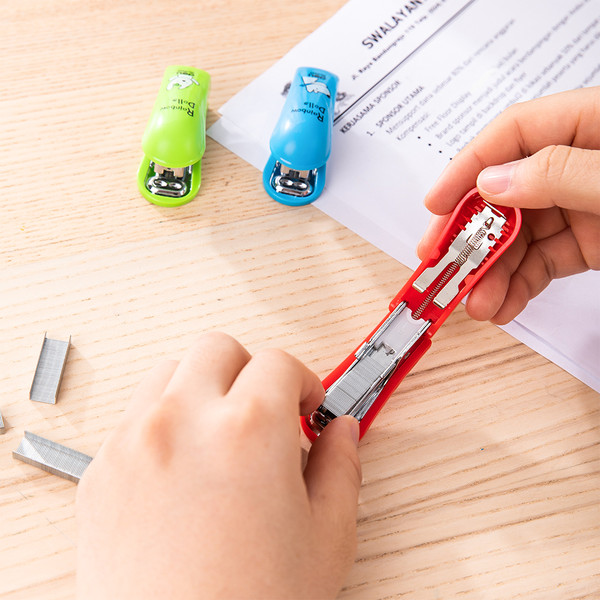 Изображение товара Степлер Deli Мини / 0253 (красный)