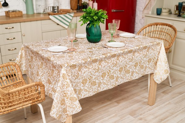 Изображение товара Скатерть Stolima Декор-шанс 5008 Золотое шитье (130x130)