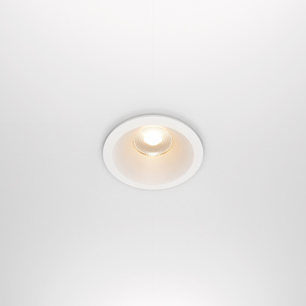 Изображение товара Точечный светильник Maytoni Zoom DL034-01-12W2.7K-W