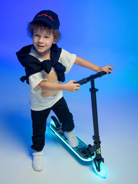 Изображение товара Самокат детский Amarobaby Bloom / AB24-27BLO/09 (черный)