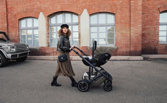 Изображение товара Детская универсальная коляска Britax Romer Smile 5Z LUX 2в1 / SM37988 (Warm Caramel)