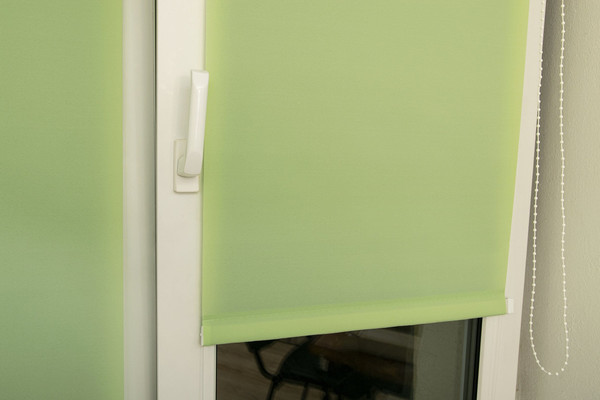 Изображение товара Рулонная штора Delfa Сантайм Уни СРШ-01 МЭД118 (57x215, фисташковый)