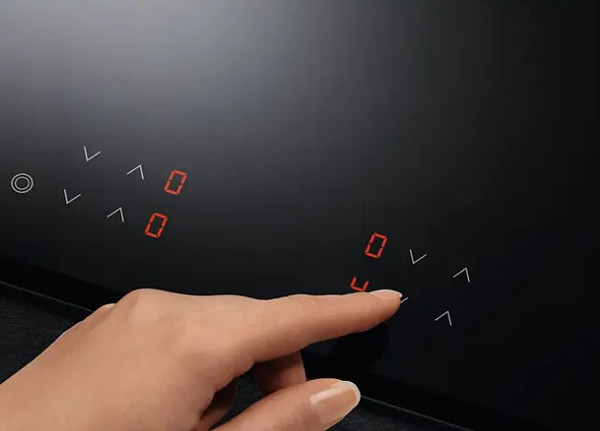 Изображение товара Индукционная варочная панель AEG HK624000XB