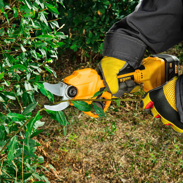 Изображение товара Секатор аккумуляторный Denzel CP-30 / 59435