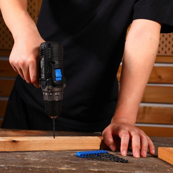 Изображение товара Аккумуляторная дрель-шуруповерт Deko DKCD12 в кейсе + набор инструментов 92шт / 083-1113