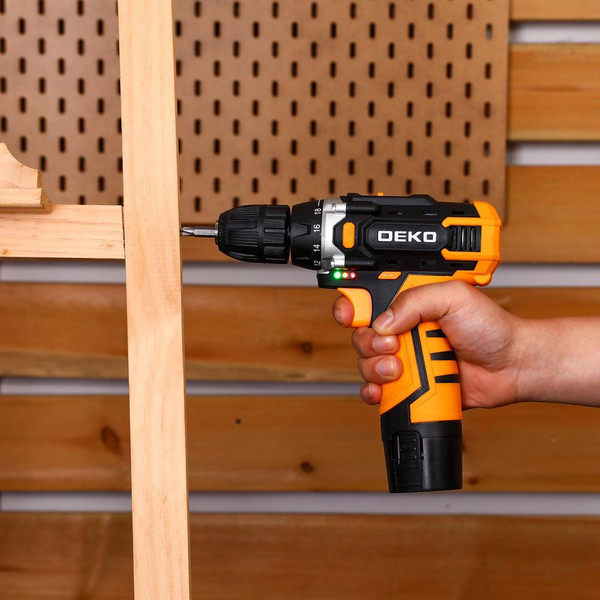 Изображение товара Аккумуляторная дрель-шуруповерт Deko DKCD12V SET1 в кейсе + оснастка 13шт / 083-1022