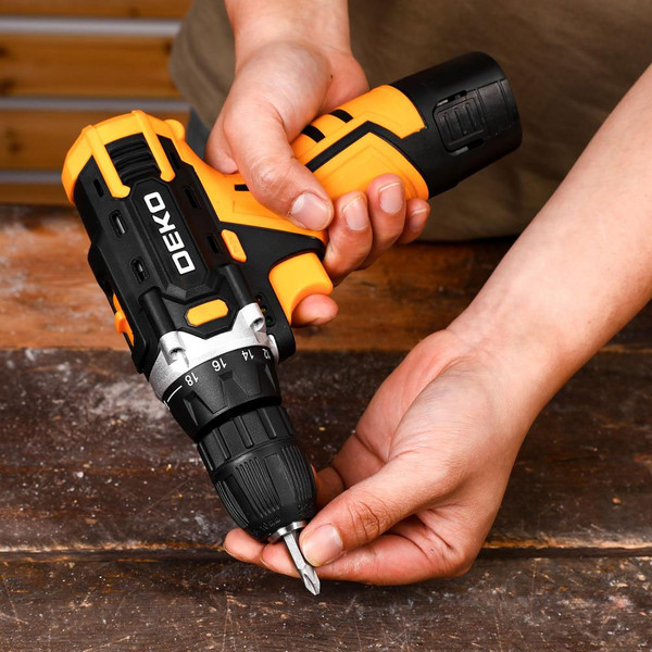 Изображение товара Аккумуляторная дрель-шуруповерт Deko DKCD12V SET1 в кейсе + оснастка 13шт / 083-1022