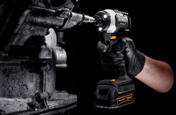 Изображение товара Профессиональный шуруповерт DeWalt DCF85ME2GT