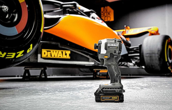 Изображение товара Профессиональный шуруповерт DeWalt DCF85ME2GT