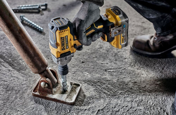 Изображение товара Профессиональный гайковерт DeWalt DCF891P2G