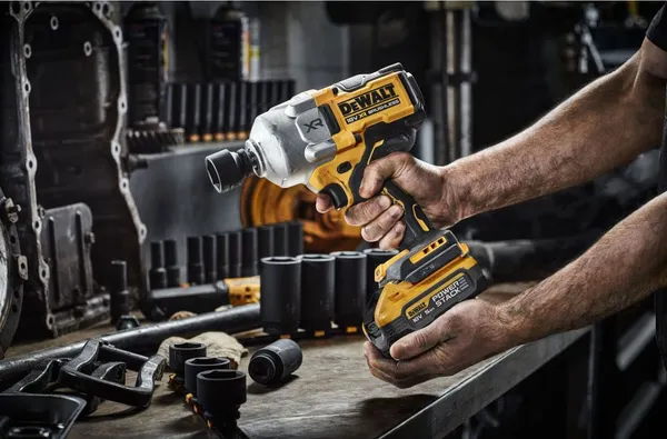 Изображение товара Профессиональный гайковерт DeWalt DCF961H2T