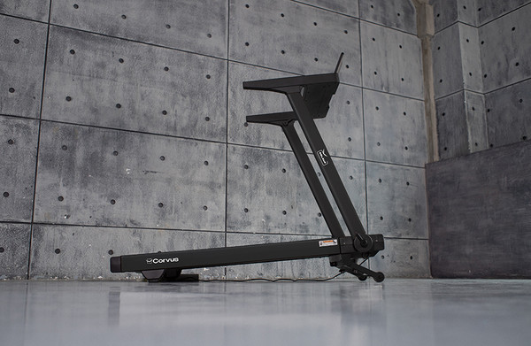Изображение товара Электрическая беговая дорожка Orlauf Fitness Corvus 16454 (черный)
