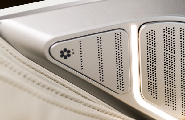 Изображение товара Массажное кресло Orlauf Wellness Angel 17927 (белый)