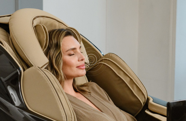 Изображение товара Массажное кресло Orlauf Wellness Mirage 18000