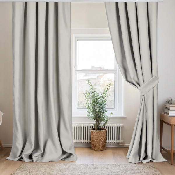 Изображение товара Комплект штор Mio Tesoro Blackout 300x250 + Гардина Вуаль 300х250 (светло-серый/кремовый)