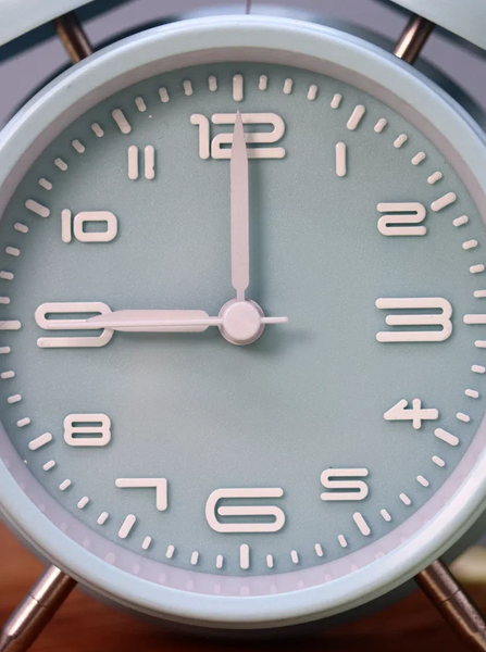 Изображение товара Настольные часы ILikeGift Numeral white / C012-06 (зеленый)