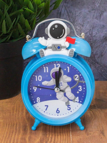 Изображение товара Настольные часы ILikeGift Astronaut on the moon / 2108-28-02 (синий)