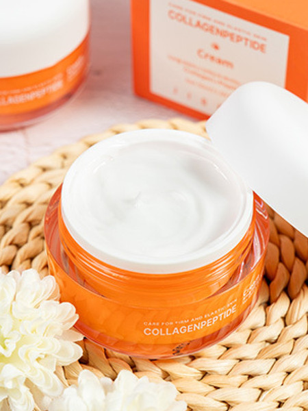 Изображение товара Крем для лица Jigott Collagen + Peptide Cream (50мл)