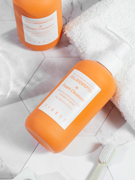Изображение товара Пенка для умывания Jigott Collagen + Peptide Foam Cleanser (200мл)
