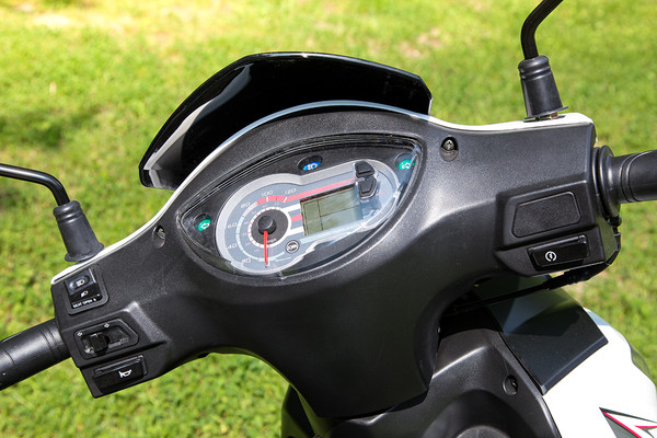 Изображение товара Скутер SYM Symphony SR 125 / AZ12W1-T_WH-006 (белый)