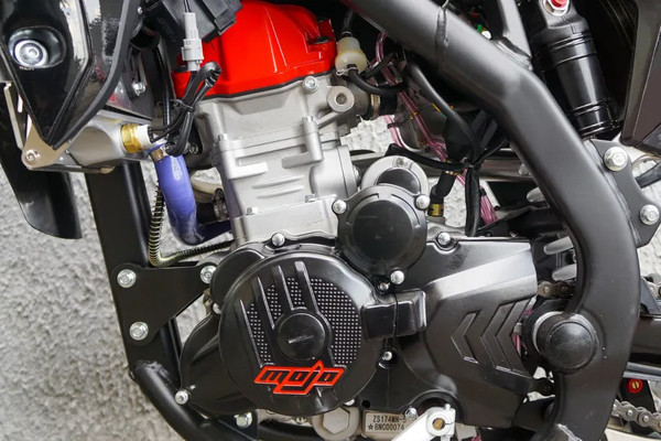 Изображение товара Мотоцикл BSE T7 Joker ZS174-5А Sport / B0T7NE020HRH3