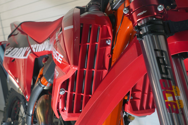 Изображение товара Мотоцикл BSE T9 Red Arrow TYX300SR / B0T9YD015HRR1