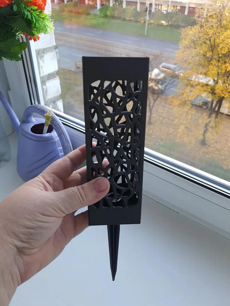 Изображение товара Ваза садовая BOTANICA Ритуальная 6x27.5см ажурная квадратная на колышке