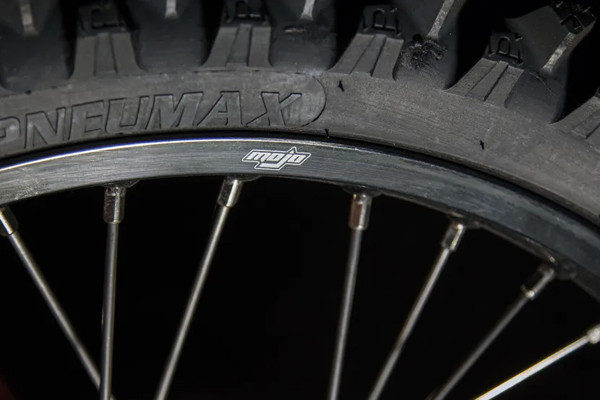 Изображение товара Мотоцикл BSE Z5 Neon Black / B0Z5KE020HYH1