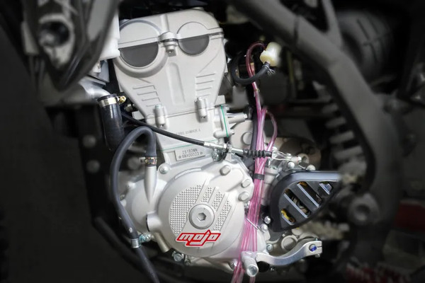 Изображение товара Мотоцикл BSE Z8 Rapid Red / B0Z8NF015HRH2