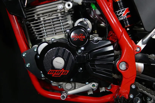 Изображение товара Мотоцикл BSE Z10 Red Black 055 / BZ10KC060HHR3