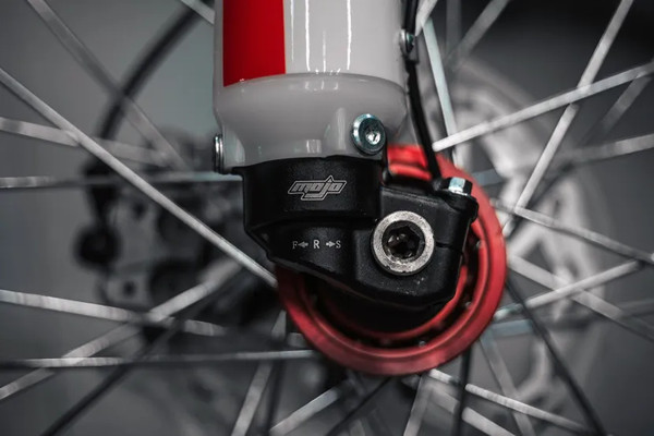 Изображение товара Мотоцикл BSE Z11 Red Black / BZ11NG020HRH1