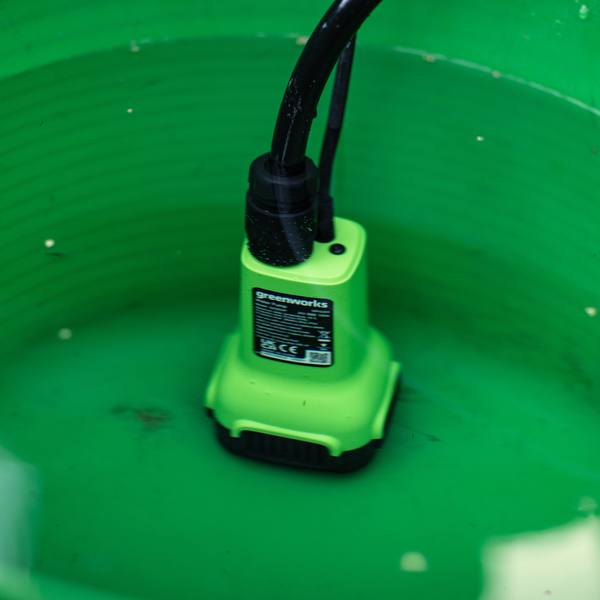 Изображение товара Садовый насос Greenworks G24SWP 24V / 3401007UB (с АКБ 4Ач и ЗУ)