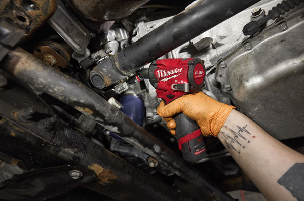 Изображение товара Аккумуляторный гайковерт Milwaukee M12 FCIWF38G3-502X FUEL (4933493452)