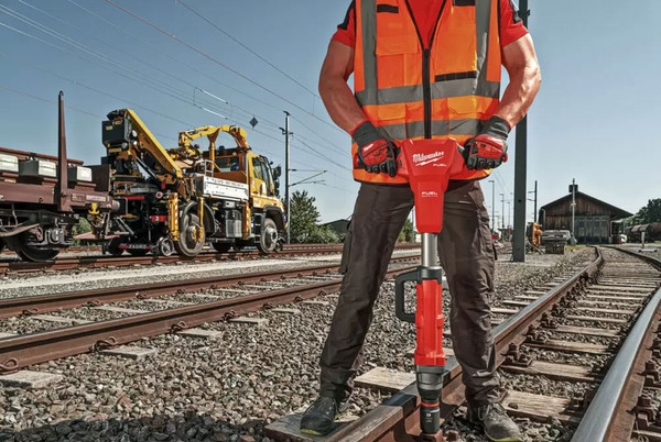 Изображение товара Аккумуляторный гайковерт Milwaukee M18 FHIWF1R-0C (4933493140)