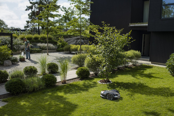 Изображение товара Газонокосилка-робот Husqvarna Automower 410XE NERA (970 65 44-11)