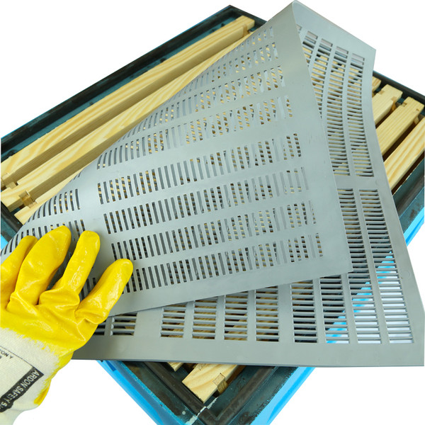 Изображение товара Решетка для сбора прополиса Lyson Для 10 рамочного улья / 30210 (серый)