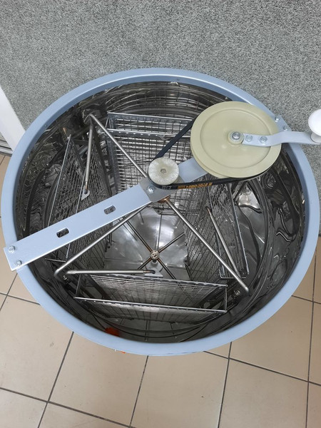 Изображение товара Медогонка СтЗПИ Четырехрамочная / М4-ОК-РМ (полностью нержавеющая сталь 304)