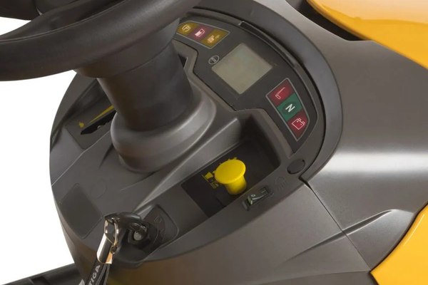 Изображение товара Райдер бензиновый Stiga Tornado 7108 W / 2T1850481/ST1