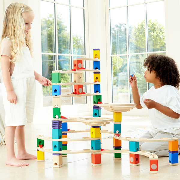 Изображение товара Конструктор кинетический Hape Гонки Циклон / E6008_HP