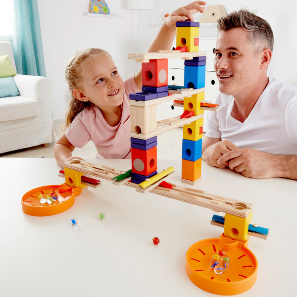 Изображение товара Конструктор кинетический Hape Гонки музыкальный конструктор / E6012_HP