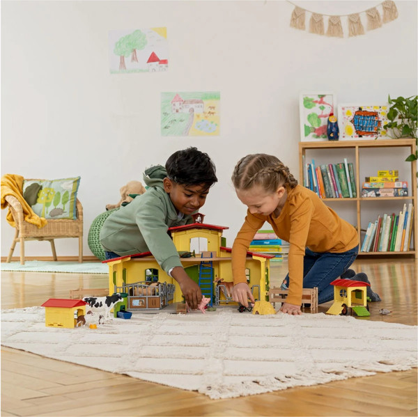 Изображение товара Игровой набор Schleich Набор Ферма с хлевом и животными 42605
