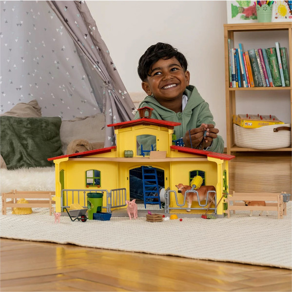 Изображение товара Игровой набор Schleich Набор Ферма с хлевом и животными 42605
