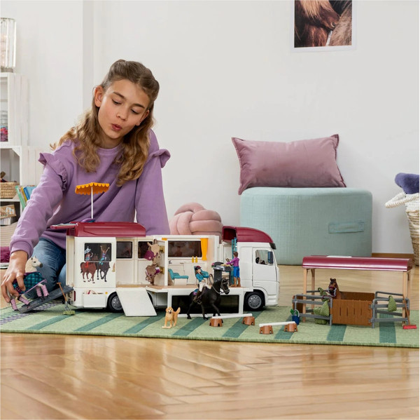 Изображение товара Игровой набор Schleich Школа верховой езды с лошадьми и наездниками 42619