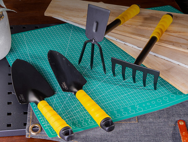 Изображение товара Набор садовых инструментов Deli GS DL580804 (4пр, желтый/черный)