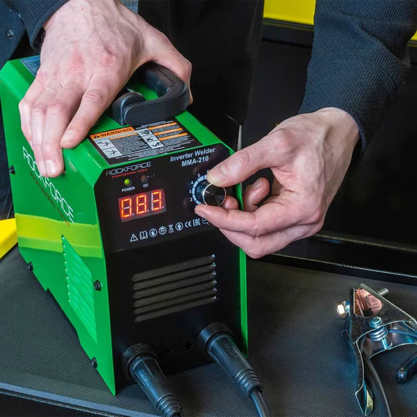Изображение товара Инвертор сварочный RockForce 58 940 / RF-MMA-210