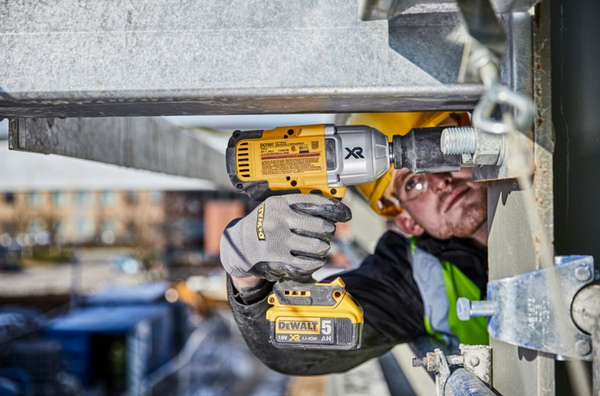 Изображение товара Профессиональный гайковерт DeWalt Solo DCF897NT