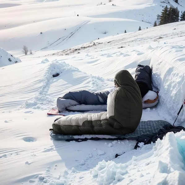 Изображение товара Спальный мешок Naturehike XR1500 226х85см / CNH22SD007-XR1500RED (бежево-коричневый)