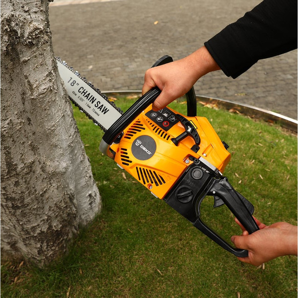 Изображение товара Бензопила цепная Deko DKCHS 52-18 Plus / 085-2003