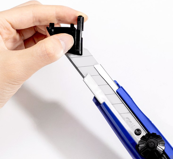 Изображение товара Нож канцелярский Deli Pro / 2043 (синий)